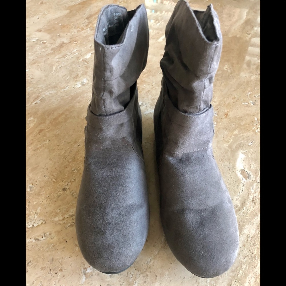 So Sorho Grey Faux-Suede Boots - Size 9 (NWT) - Picture 2 of 10